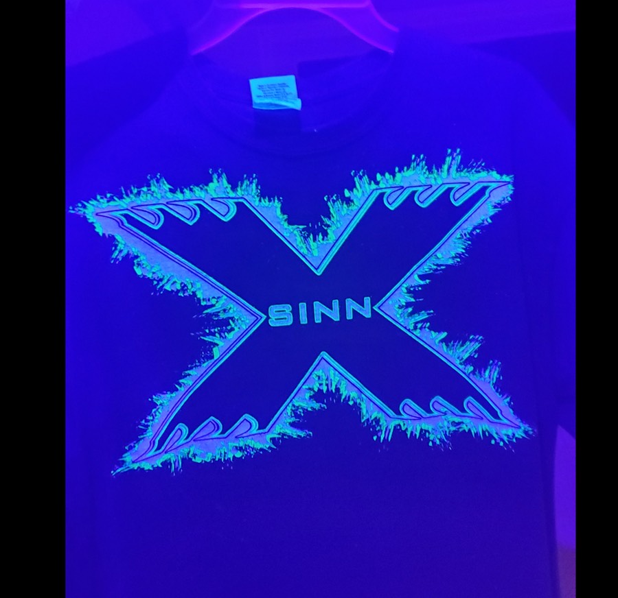 GLOW SHIRT FRONT